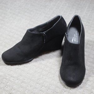 Aerosoles Heelrest Size 9.5 Black Suede 3.25" Wedge Heels